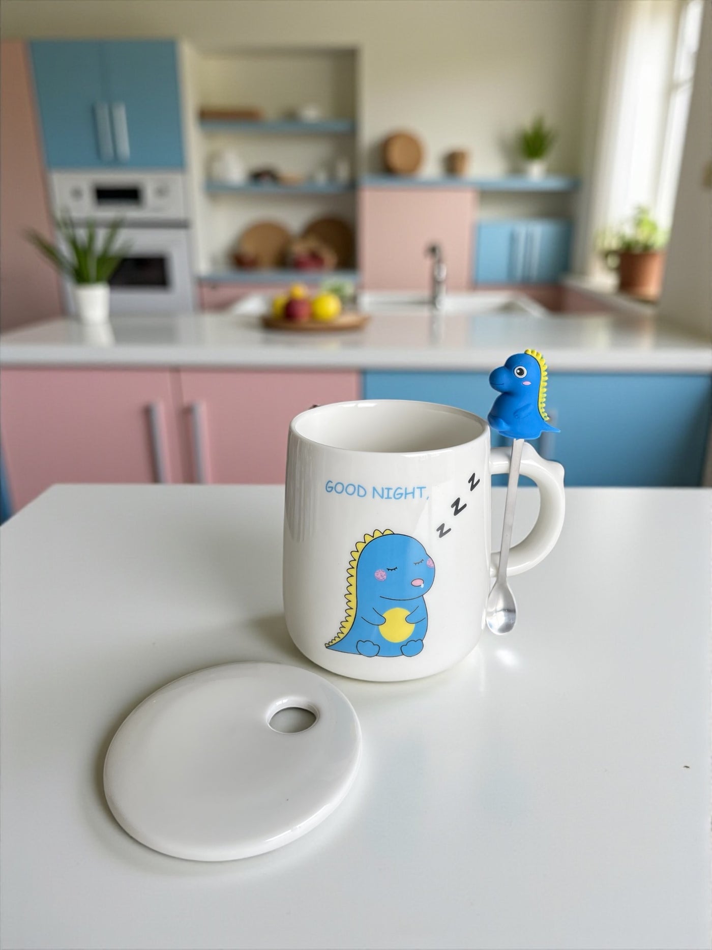 Taza Dinosaurio Feliz con Cucharita y Tapa – Colección Roar Friends 🦖
