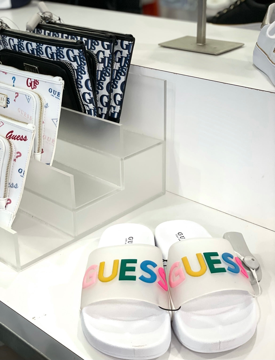 Sandalias de colores Guess Originales – Shop We Love